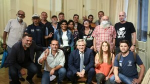 Alberto Fernández recibió a los movimientos sociales afines, en medio de la puja con opositores