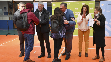 El ministro de Desarrollo Territorial y Hábitat de la Nación, Jorge Ferraresi, la gobernadora Arabela Carreras y el intendente Gustavo Gennuso encabezaron el acto que se hizo este jueves en Bariloche. (Foto Alfredo Leiva)