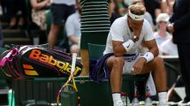 Imagen de Nadal se bajó de la semifinal de Wimbledon por su lesión abdominal