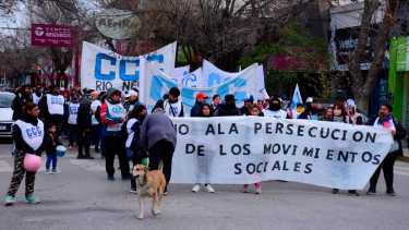Marcha de la CCC en las calles de Roca. Foto: Cesar Izza