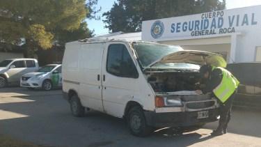 Los operativos policiales arrojan un promedio de 40 secuestros mensuales en el Alto Valle, respecto a documentación adulterada y alcoholemias positivas. Foto Gentileza.