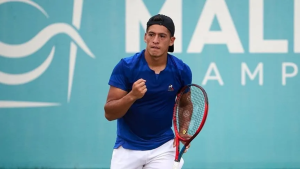 Etcheverry y Báez avanzan a paso firme en el ATP 250 de Santiago