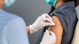 Un estudio científico ratifica un cambio físico por la vacuna contra la Covid: enterate cuál es