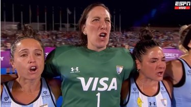 Belén Succi juega su último partido con Las Leonas, nada menos que en una final del mundo. 