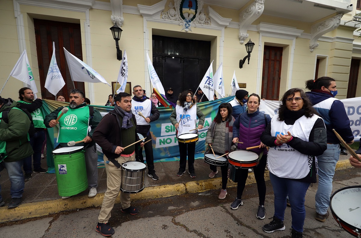 Viedma se sumó a las diversas marchas en la provincia. Foto: Marcelo Ochoa