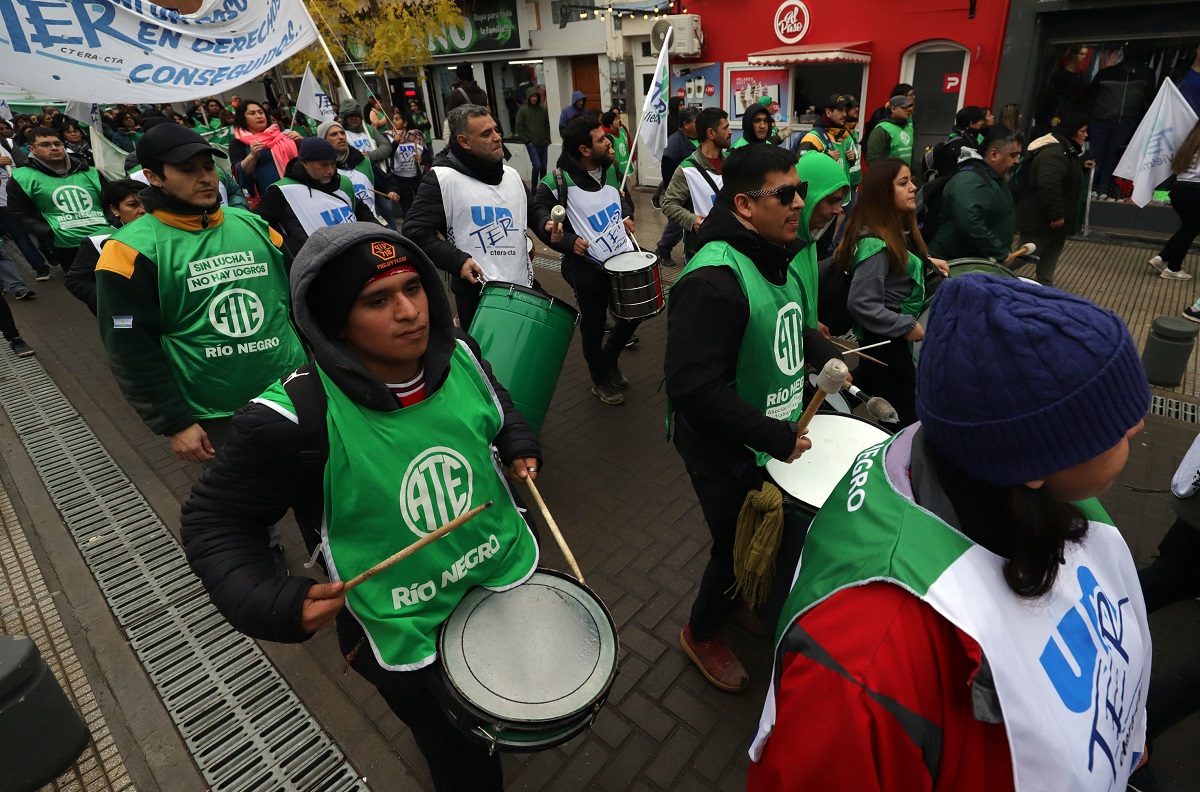 ATE denuncia discriminación a porteros de Río Negro por parte de ...