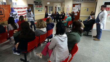 El paro de 48 horas en el hospital Zatti de Viedma. Foto Marcelo Ochoa.