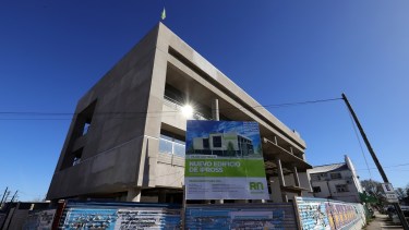 La nueva sede del Ipross en Viedma tiene una ejecución del 62%. Foto: Marcelo Ochoa.
