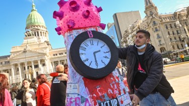 El proyecto de ley nacional de respuesta integral, no solo refiere al VIH, sino que incorpora en la misma normativa a las hepatitis virales, otras infecciones de transmisión sexual y la tuberculosis. Foto Télam.