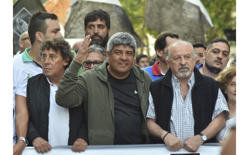 Pablo Micheli CTA Autónoma ) junto a Pablo Moyano ( Camioneros) y a Hugo Yasky( CTA de los Argentinos) marchan en Plaza de Mayo. 