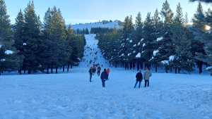 Video: El Llano, donde todos disfrutan de la nieve en el norte neuquino