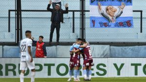 Arsenal le sacó el invicto a Atlético Tucumán, que sigue como líder de la Liga Profesional