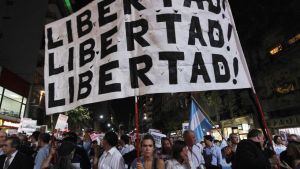 Argentina: crece valoración de la libertad y el mercado, baja la del Estado