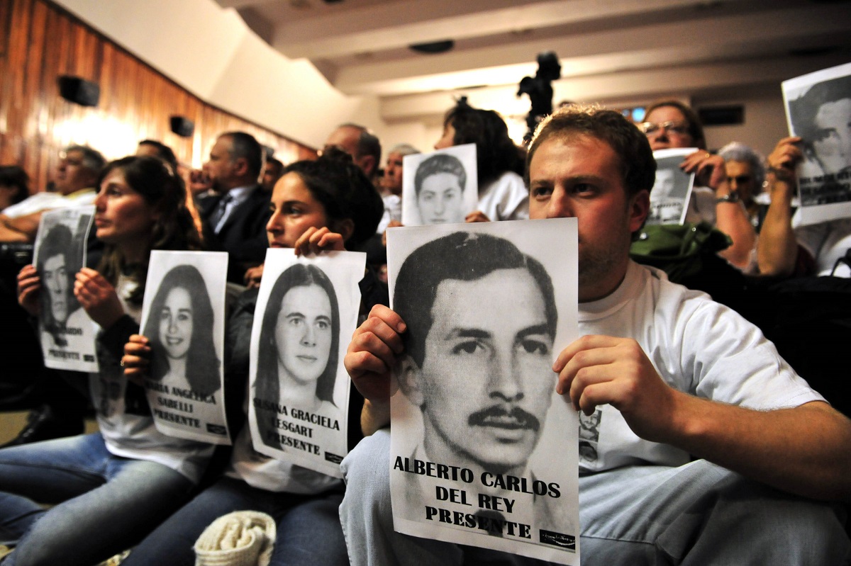 Familiares de presos políticos de la denominada Masacre de Trelew, en el juicio a los marinos por el fusilamiento de los 16 militantes. Foto: Maxi Jonas/Télam 