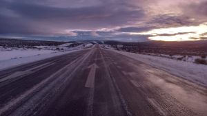 Tránsito con extrema precaución por hielo, en la Ruta 40 al sur de Bariloche y Ruta 23