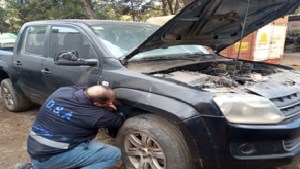 Secuestran una camioneta “gemela” en un taller mecánico de Viedma