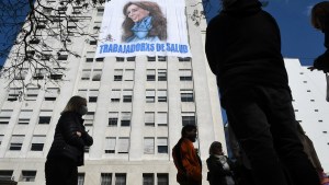 Minuto a minuto: el operativo policial en Recoleta y la vigilia en la casa de Cristina Kirchner