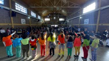 La apertura se realizó en el SUM de la Escuela 42. Foto gentileza Consejo Escolar Alto Valle Este I