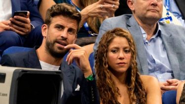 Gerard Piqué habría iniciado su vínculo con Clara mientras seguía en pareja con Shakira.-