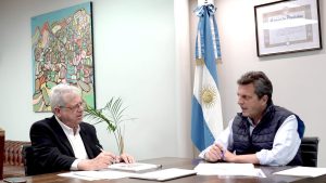 Rubinstein negó devaluación, pero prepara nuevos recortes del gasto
