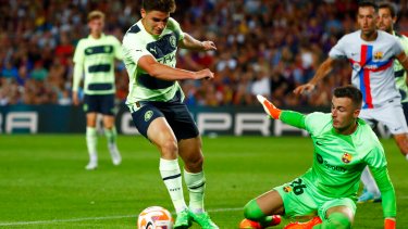 Julián Álvarez volvió a facturar para el City de Guardiola. (AP Photo/Joan Monfort)