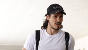 Después del no a Boca, Cavani fue presentado como refuerzo de Valencia