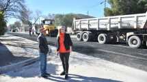 Imagen de La obra de pavimento en el barrio Tiro Federal de Roca está en su etapa final