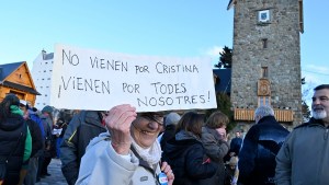 Poca adhesión tuvo la concentración en apoyo a Cristina Fernández en Bariloche