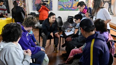 Los estudiantes de Crearte dieron a conocer su proyecto a periodistas de Bariloche. Foto: Chino Leiva