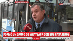 Video: el colectivero que creó un grupo de WhatsApp para avisarle el recorrido a los pasajeros