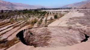 Sigue el misterio alrededor del enorme socavón en Chile, que aumentó su tamaño