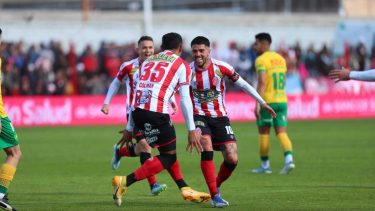 Barracas festejó en el estadio Claudio Chiqui Tapia.