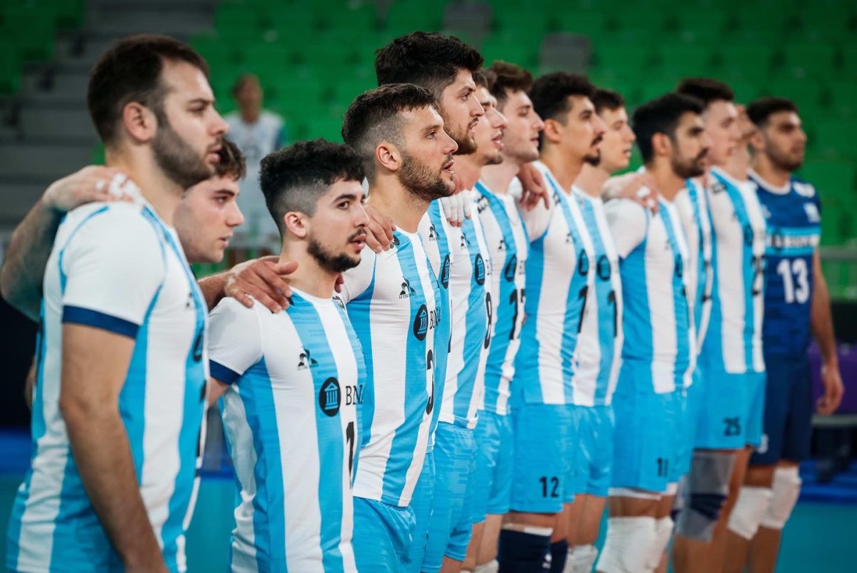 Argentina perdió con Irán en el debut y hoy necesita ganar. (Foto: @Voley_FeVA)