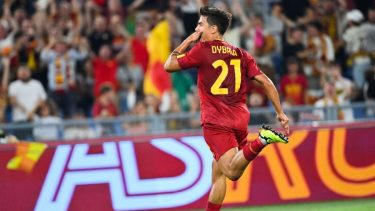 Dybala metió sus primeros goles en Roma.