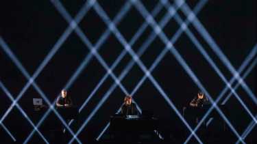 El sábado 12 de noviembre será el turno de Travis Scott, Hernán Cattaneo, Charli XCX, Father John Misty, Damas Gratis y L-Gante, entre otros.