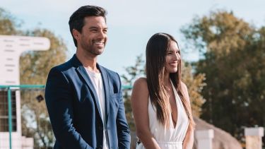 Pampita y Chino Leunis volverán a encabezar el equipo de conducción de "El hotel de los famosos".-