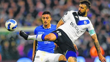 En la ida jugada en el Amalfitani, Vélez superó 3-2 a Talleres.(AP Photo/Gustavo Garello)