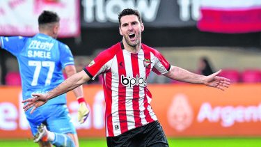 Mauro Boselli le dio la victoria a Estudiantes de La Plata. 