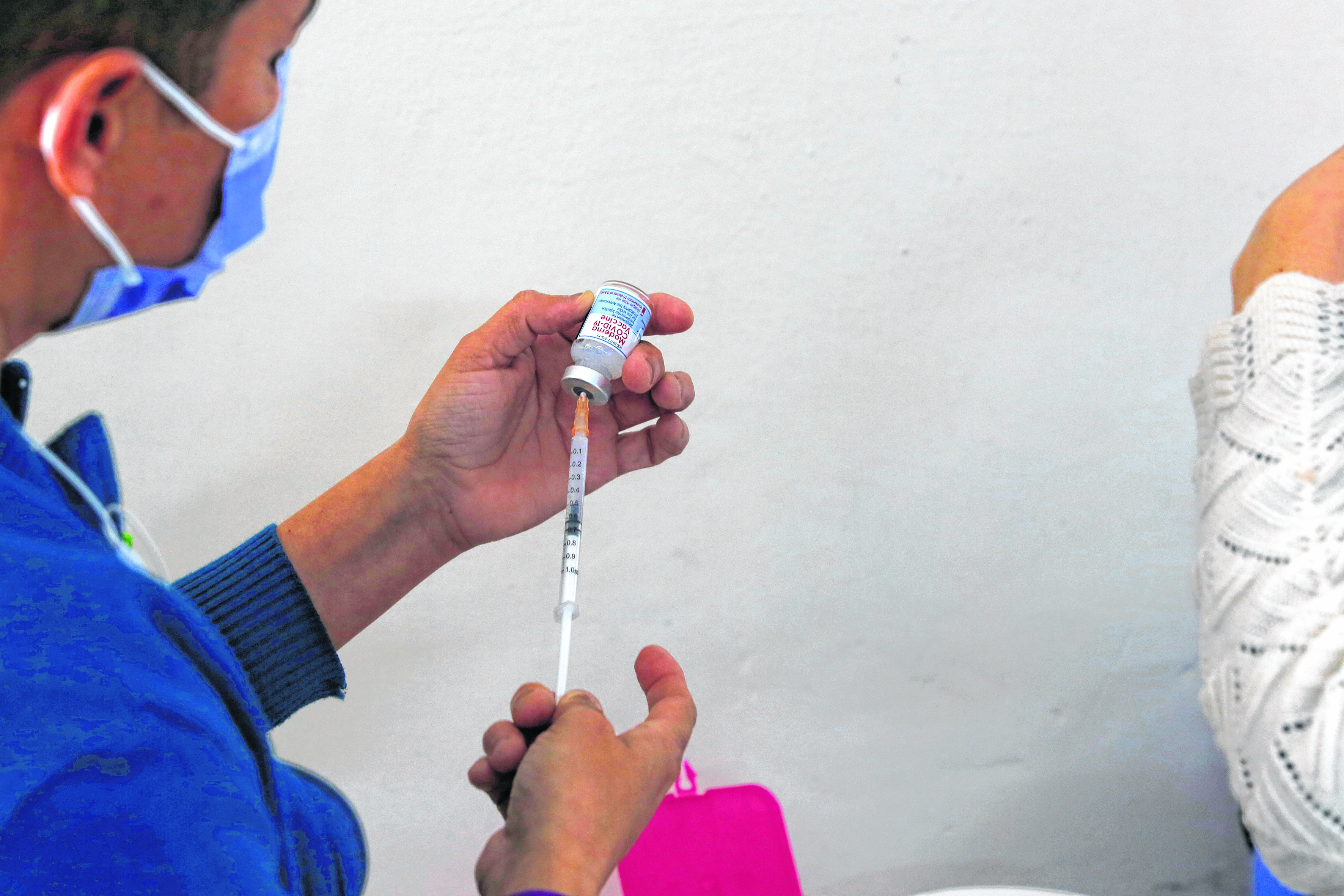 La metodología es similar a la de las vacunas contra la gripe, que habitualmente incluyen distintas cepas año a año.