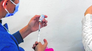 La metodología es similar a la de las vacunas contra la gripe, que habitualmente incluyen distintas cepas año a año.