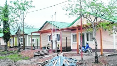 Debemos vivir en condiciones dignas, o sea en casas de madera