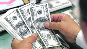 El dólar blue volvió a subir: a cuánto cotiza este martes