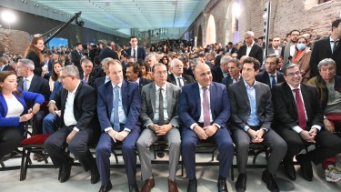 Omar Gutiérrez y Arabela Carreras estuvieron en la asunción de Massa. Foto: Presidencia