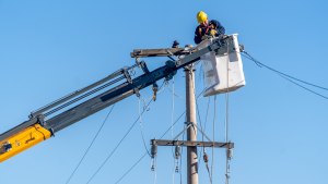 Edersa renovó el tendido de cables de baja tensión en el Alto Valle