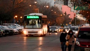 Feriado por el intento de magnicidio: clases, bancos, colectivos y más en Neuquén