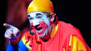 Karina Suárez, ex de Piñón Fijo, salió a apoyar a sus hijos