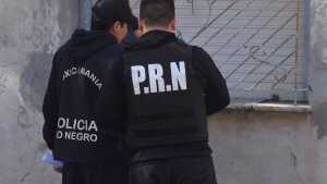 Indagan al abogado al que le habrían encontrado un kilo de droga sintética en su casa de Roca