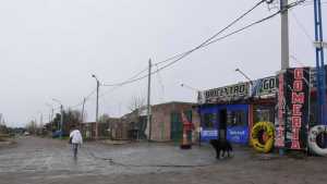 La obra de agua potable en el barrio Fiske Menuco de Roca entró en su etapa final
