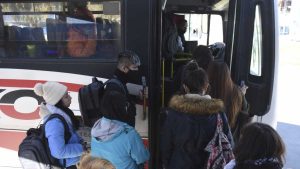 Prepagas, servicios, combustibles y más: los aumentos que el 2023 trae consigo