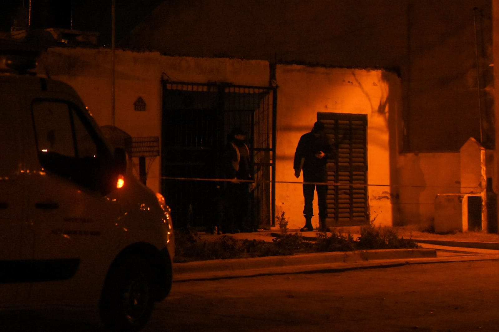 El asesinato ocurrió en un  departamento de calle Jachal 1645.  (foto: Juan  Thomes)